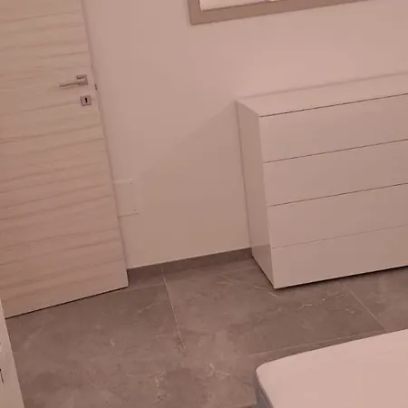 3 Viale Diana 3 - Piano Secondo E Terzo Vista Mare - No Ascensore *