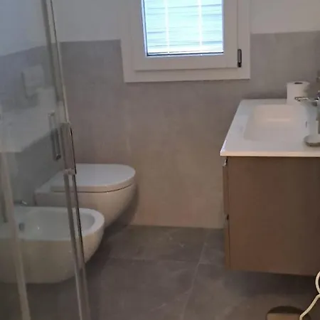 3 Viale Diana 3 - Piano Secondo E Terzo Vista Mare - No Ascensore *