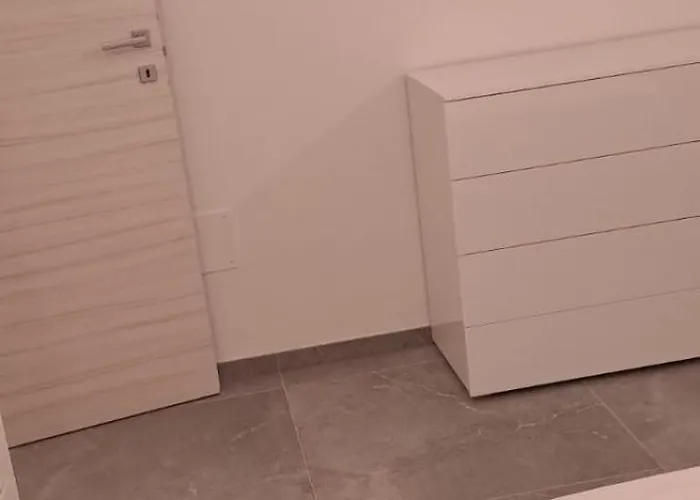 3 Viale Diana 3 - Piano Secondo E Terzo Vista Mare - No Ascensore *